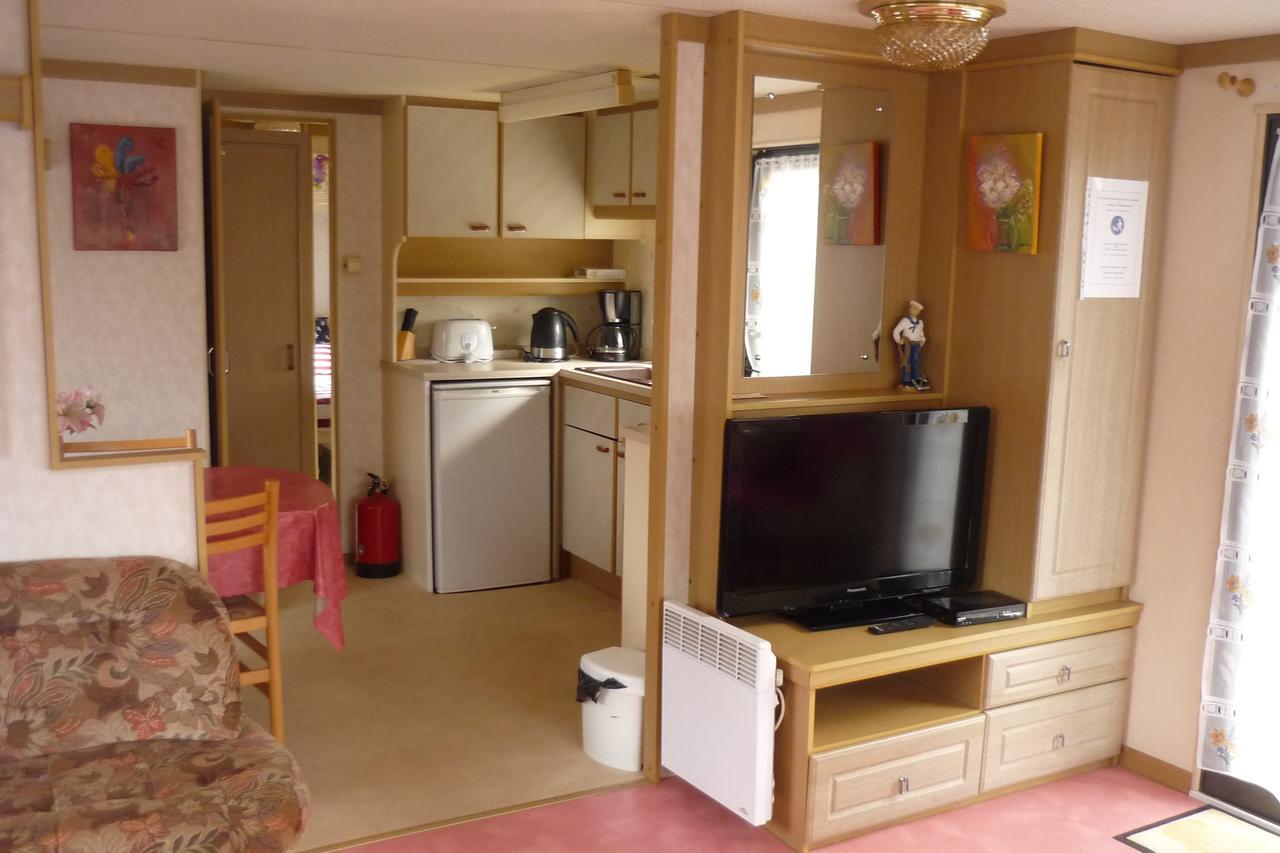 Mobile Home Le Clos De See Chérencé-le-Roussel Exteriör bild